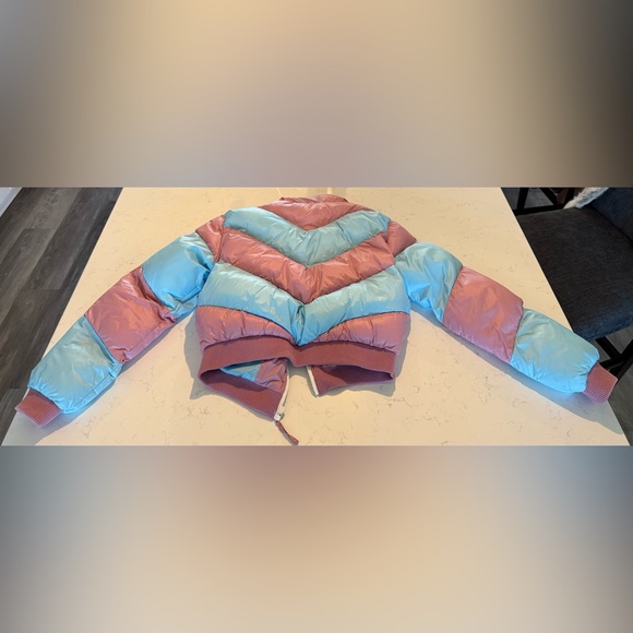 Pink and blue cotton candy puffer jacket cropped urban outfitters - Picture 2 of 3